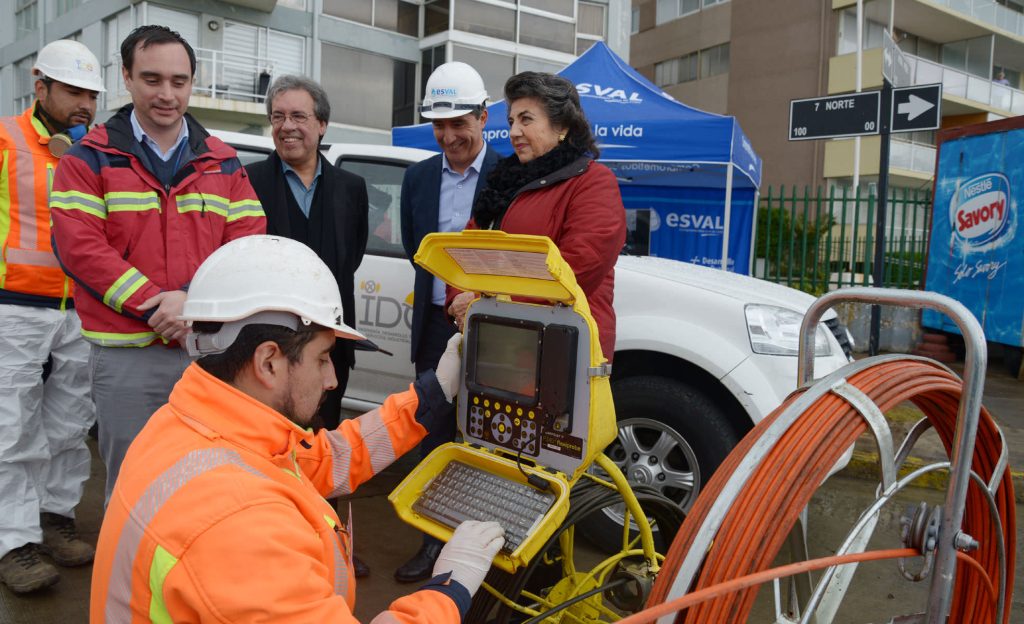 Imagen principal: Empresa sanitaria monitorea red de alcantarillado en Viña del Mar