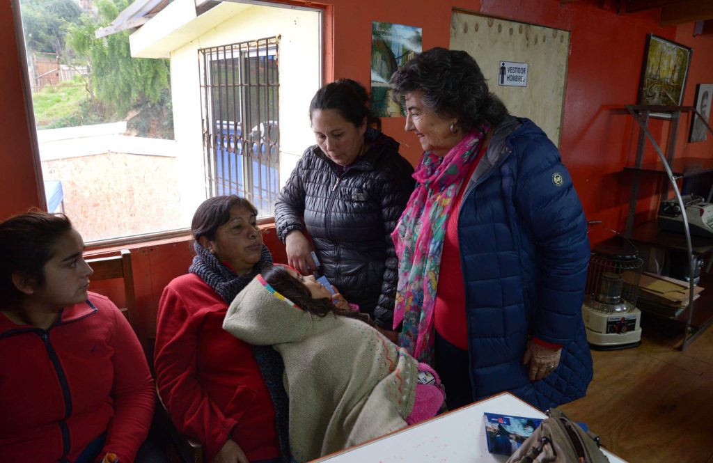 Imagen principal: En campamento Manuel Bustos se realizó feria de servicios de “Gobierno en Terreno”