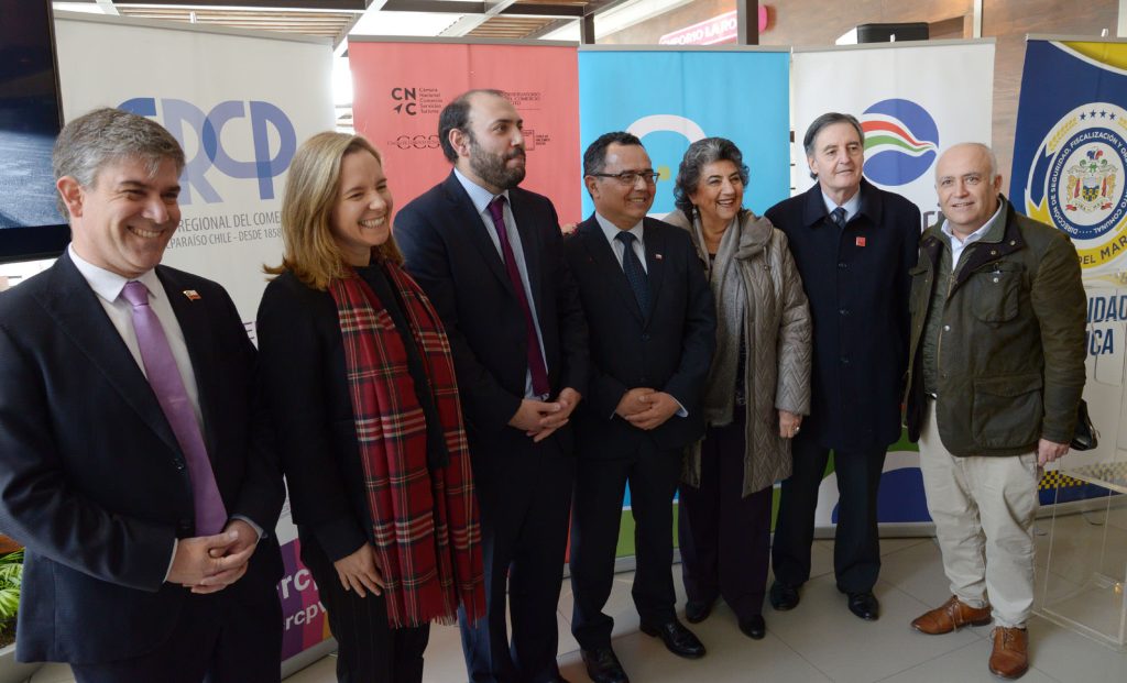 Imagen principal: En Viña del Mar, campaña “Juguemos Limpio” en la región, invita a comerciantes informales a formalizarse