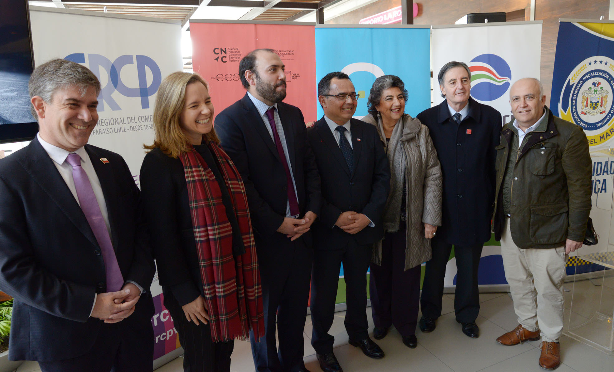 En Viña del Mar, campaña “Juguemos Limpio” en la región, invita a comerciantes informales a formalizarse