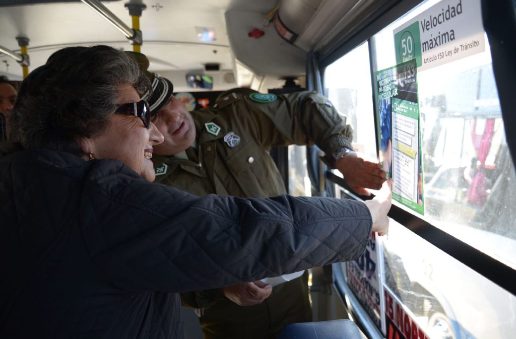 Imagen principal: Con Carabineros en interior de buses, en Viña del Mar refuerzan seguridad de pasajeros