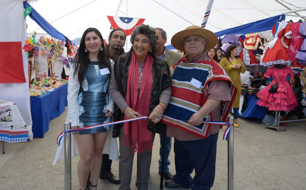 Imagen principal: Atractiva variedad de productos ofrece Feria costumbrista de Viña del Mar para estas Fiestas Patrias