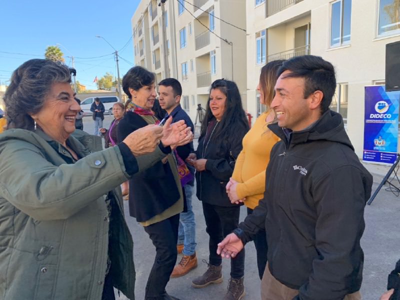 160 familias recibieron sus departamentos en sector de Glorias Navales