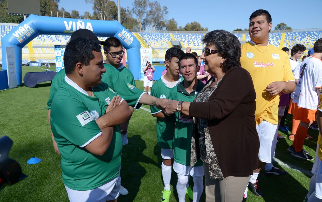 Imagen principal: En Estadio Sausalito de Viña del Mar se realizó primer campeonato interescolar de fútbol inclusivo