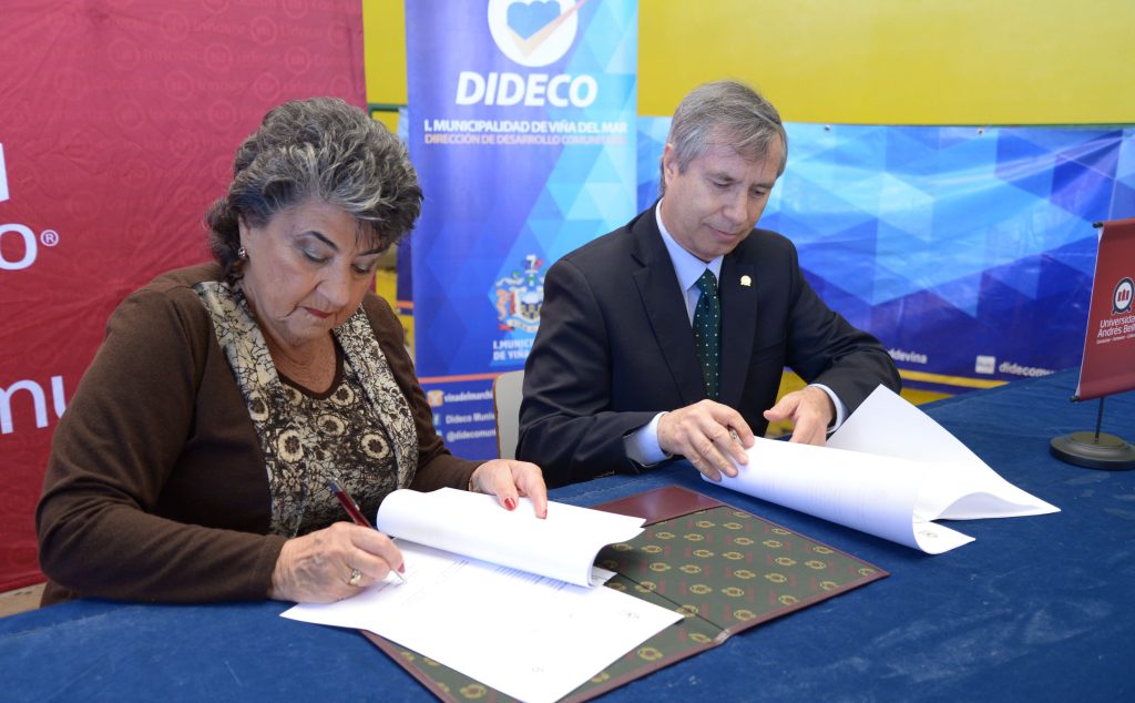 Imagen principal: Municipio de Viña del Mar y Universidad Andrés Bello establecen alianza para ejecutar operativos sociales