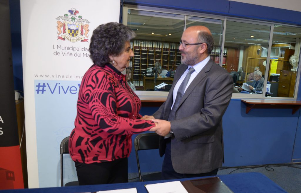 Imagen principal: Convenio entre municipio de Viña del Mar y UVM llevará conciertos didácticos a diversos sectores de la ciudad