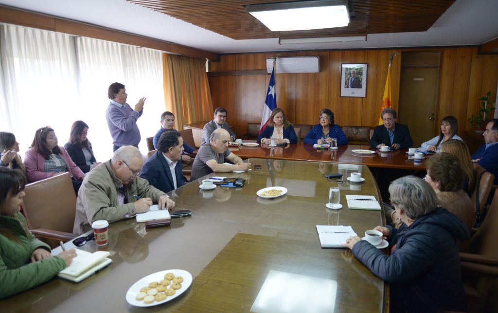 Imagen principal: Alcaldesa Virginia Reginato sostiene reuniones con dirigentes vecinales para conocer inquietudes en actual escenario