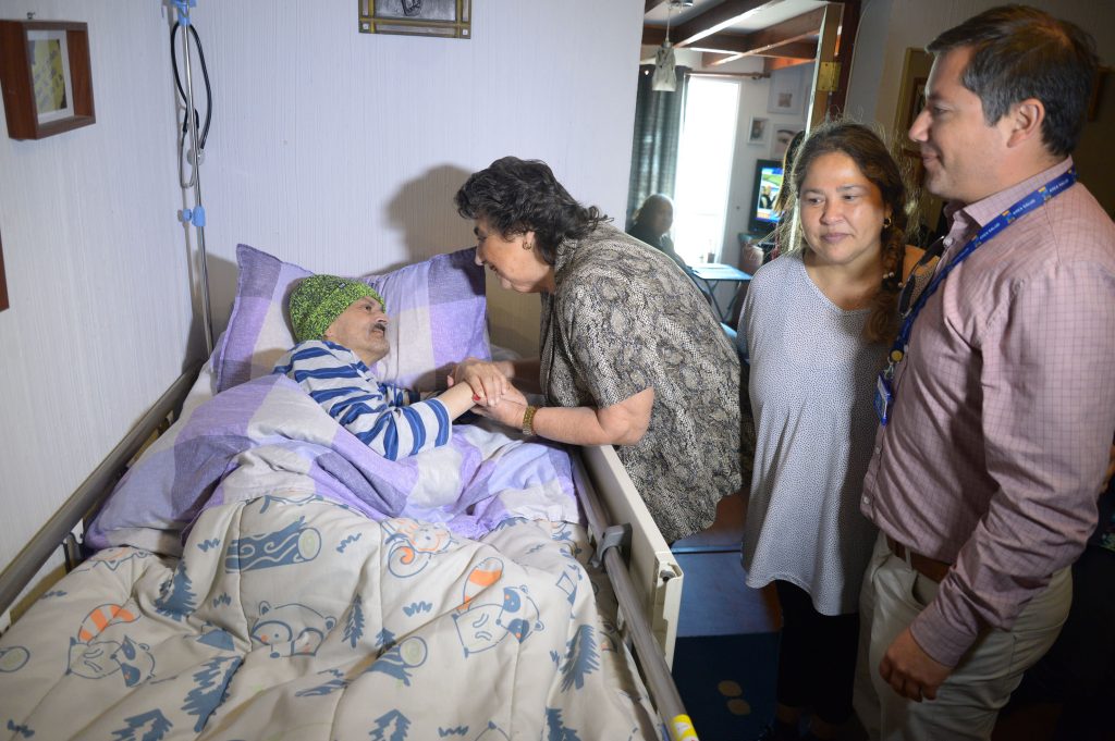 Imagen principal: 80 catres clínicos a pacientes postrados entregó Servicio de Salud y Corporación Municipal de Viña del Mar