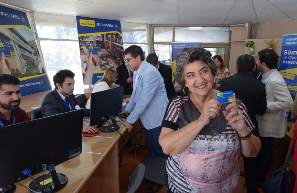Imagen principal: Viña del Mar lanza tarjeta con atractivos beneficios, descuentos y servicios para reactivar el comercio y el turismo