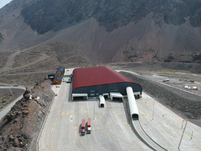 En complejo Los Libertadores, autoridades regionales incentivaron llegada de turistas