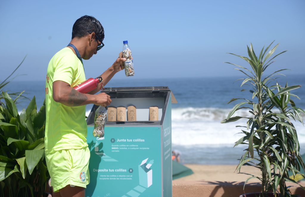 Imagen principal: Viña del Mar lanza campaña de reciclaje de colillas de cigarros para evitar contaminación de playas y medio ambiente