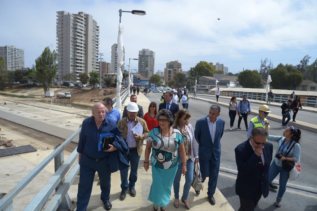 Imagen principal: Construcción de puente Los Castaños está en etapa de terminaciones