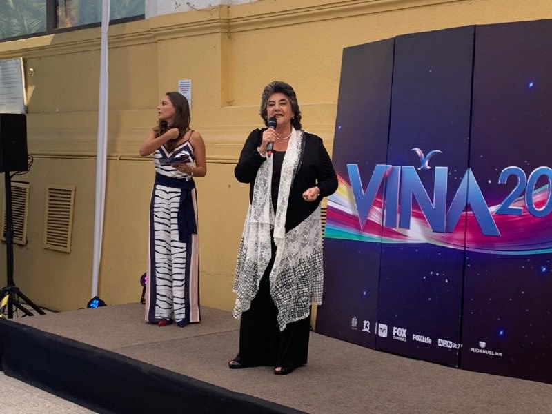 Con presentación de animadores y participantes de la competencia se iniciaron actividades del 61º Festival de la Canción de Viña del Mar