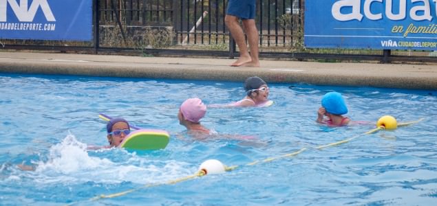 Vecinos de Viña del Mar disfrutaron gratuitamente de piscinas municipales durante este verano