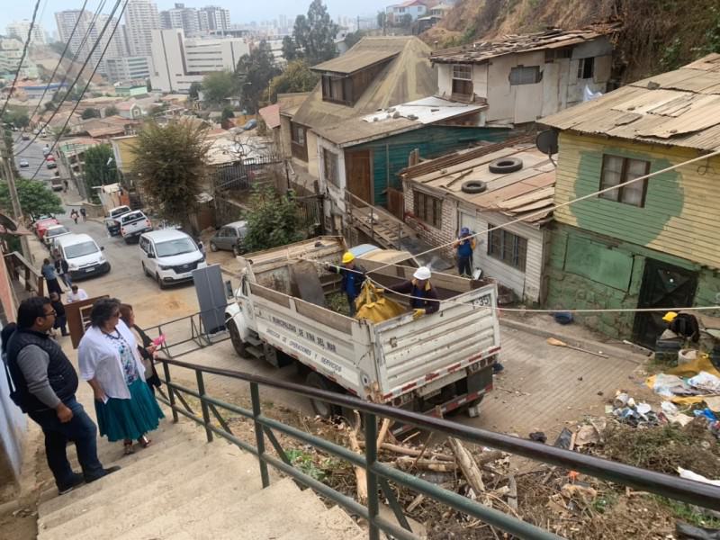 Municipio utiliza novedoso método para limpiar cuencas y quebradas