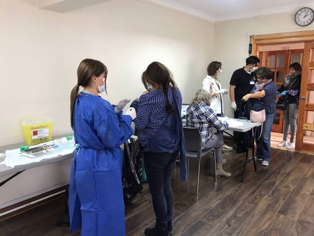 Imagen principal: En Viña del Mar se vacunará a domicilio a personas mayores de 80 años