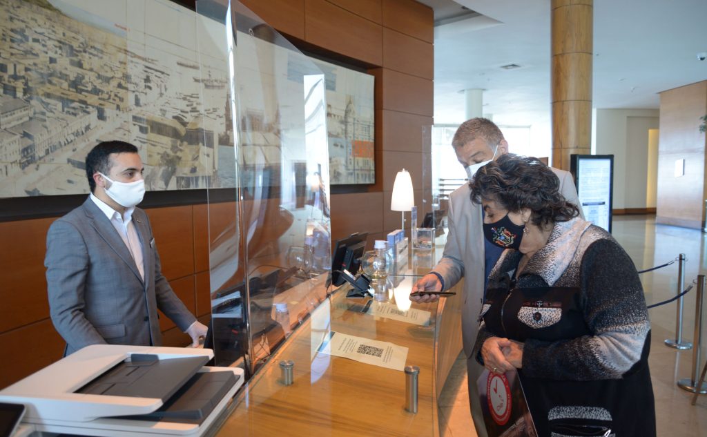 Imagen principal: Municipio de Viña del Mar y Sernatur verifican medidas de seguridad adoptadas en hoteles para cumplir plan paso a paso