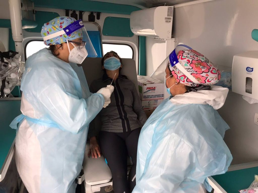 Imagen principal: Área Salud de Corporación Municipal continúa realizando examen PCR en diversos puntos de la ciudad