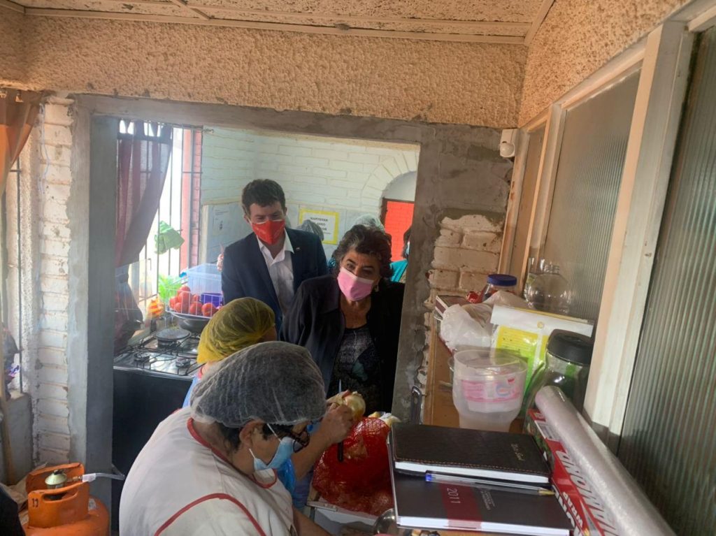 Imagen principal: Autoridades llaman a postular al programa “organizaciones en acción” de Fosis para recibir apoyo en pandemia