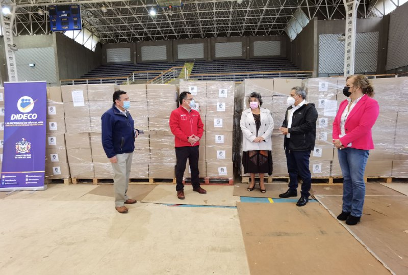 9 mil adultos mayores de vulnerables de Viña del Mar reciben alimentos y artículos sanitarios y de aseo