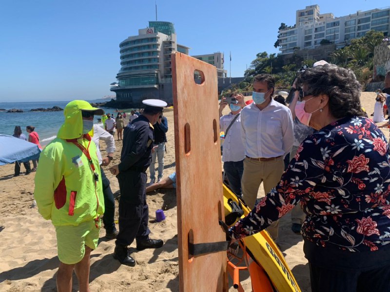 Caleta Abarca es la primera playa de Viña del Mar habilitada para el nado