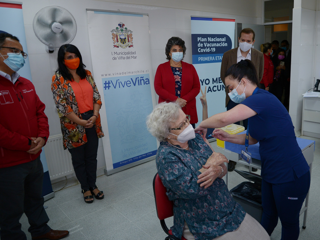 Inicio campaña de vacunación contra COVID 19