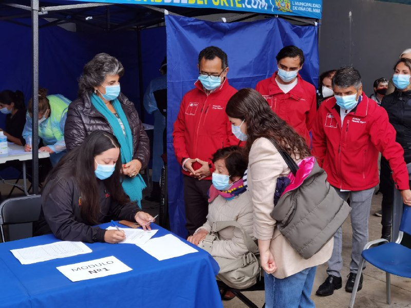 Invitación a vacunarse en Viña del Mar hace alcaldesa Virginia Reginato