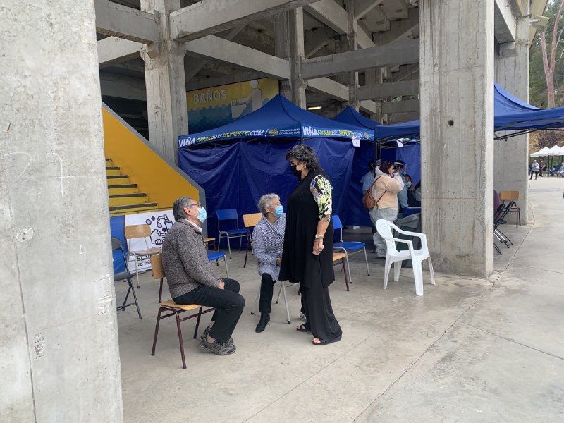 Se inició vacunación a profesores y trabajadores de educación en Viña del Mar