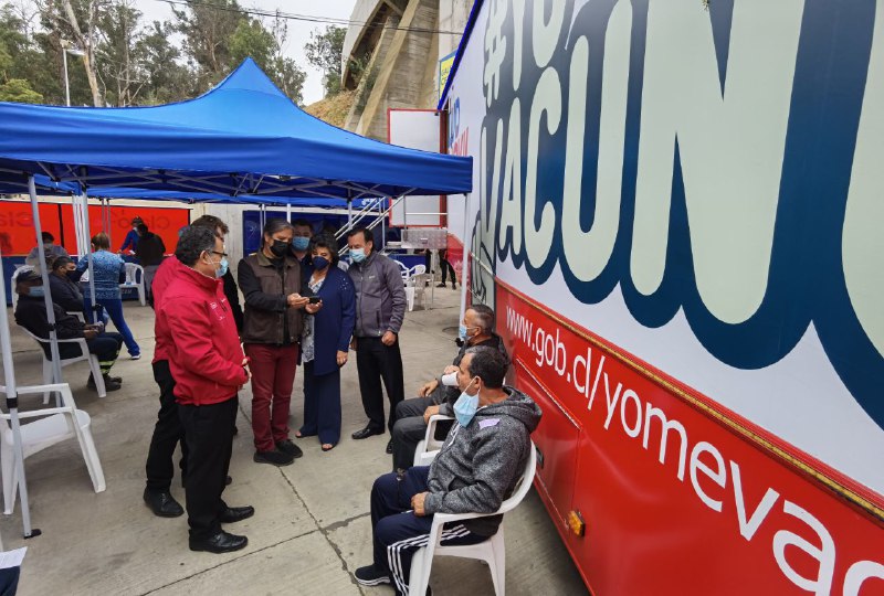 Vacunatorio móvil incrementa en 7 los puntos de inoculación en Estadio Sausalito
