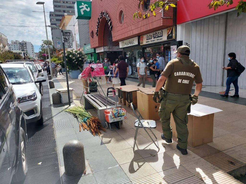 Imagen principal: Municipio de Viña del Mar y Carabineros intensifican operativos de fiscalización al comercio ilegal