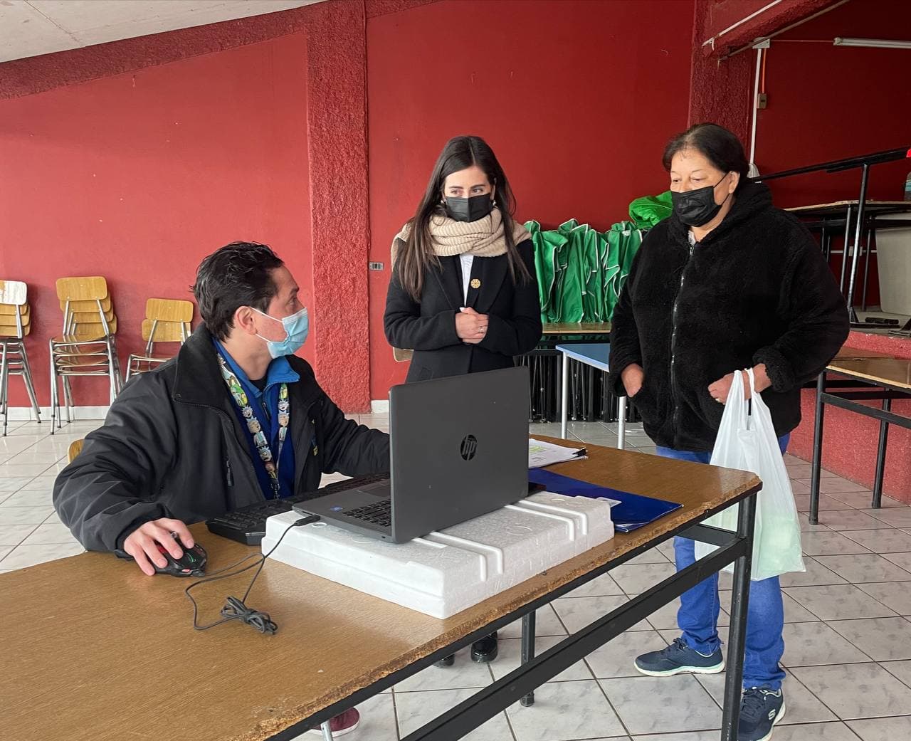 Municipio de Cuidados pone en marcha plan piloto “Farmacia en tu Barrio” en beneficio de adultos mayores de Viña del Mar