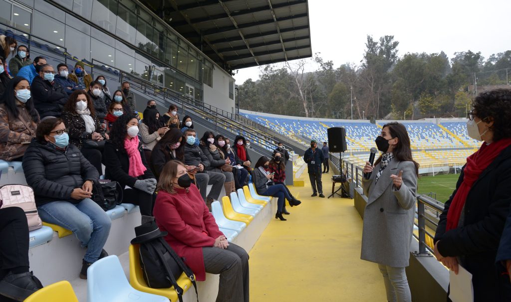 Imagen principal: Municipio de Cuidados evalúa junto a comunidad educativa posible retorno presencial a clases en Viña del Mar
