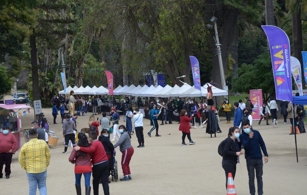 Imagen principal: Encuentro en la Quinta Vergara abrió espacio al diálogo ciudadano a través de “Viña Constituyente”