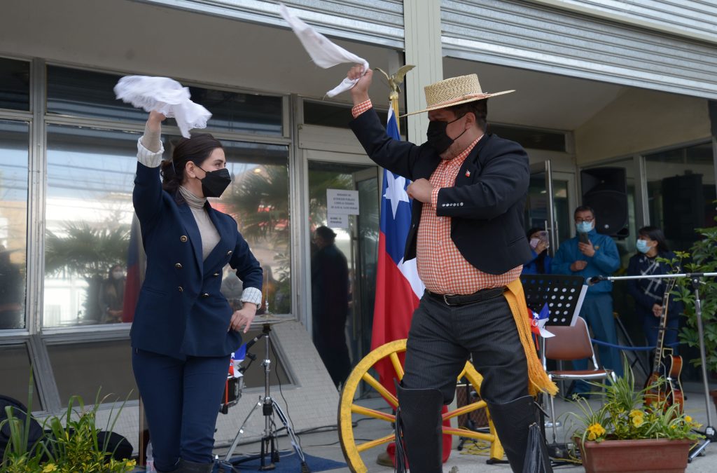 Imagen principal: Alcaldesa Ripamonti enfatiza importancia de mantener medidas sanitarias y cuidar la ciudad durante las Fiestas Patrias