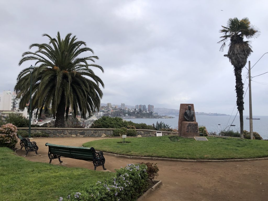 Imagen principal: Invitan a participar en nueva jornada vecinal por mejoramiento de plaza en Cerro Castillo y escalera J. Alessandri