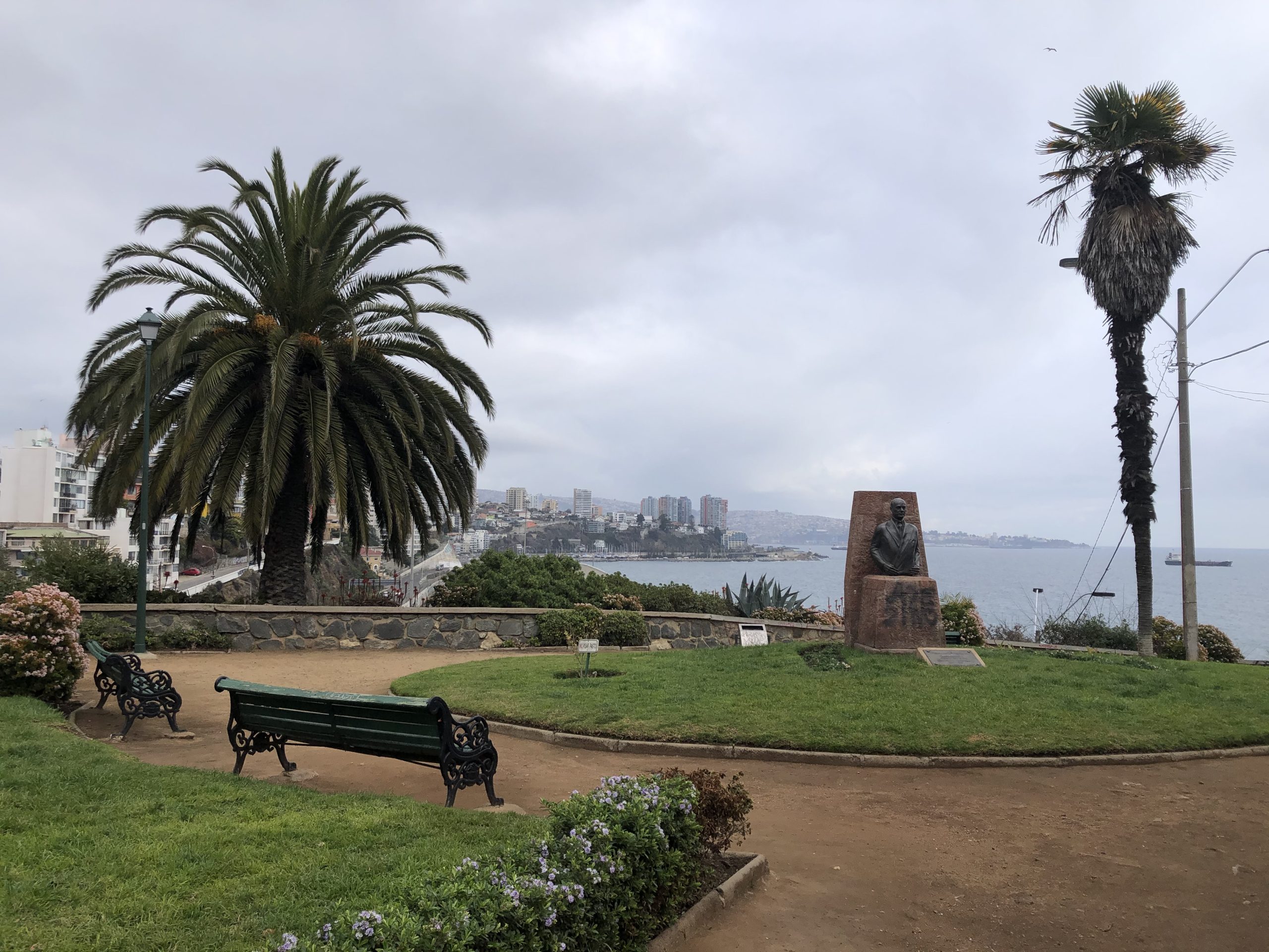 Invitan a participar en nueva jornada vecinal por mejoramiento de plaza en Cerro Castillo y escalera J. Alessandri