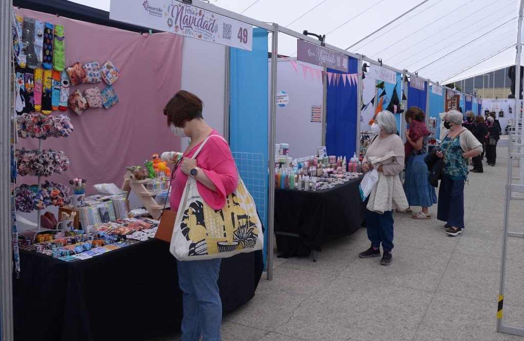 Imagen principal: Variedad y múltiples ofertas: emprendedores de Viña del Mar ofrecerán sus productos en casi 20 ferias navideñas