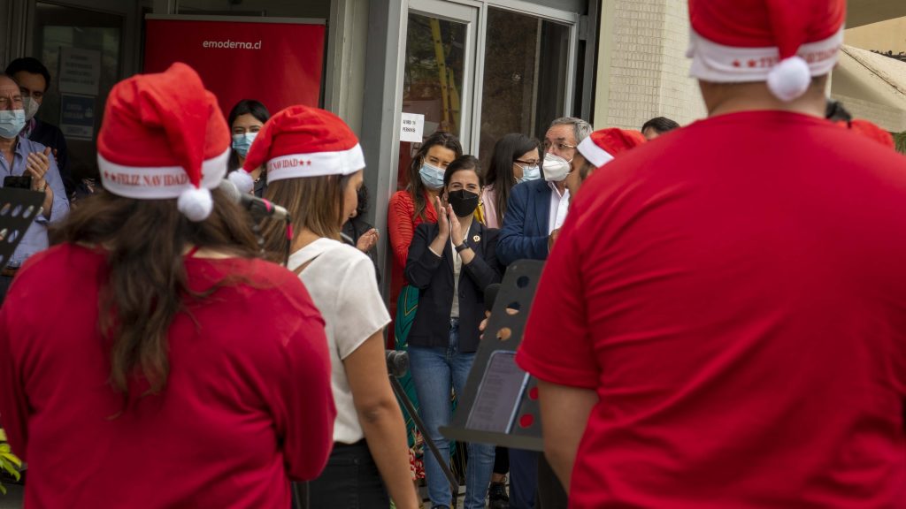 Imagen principal: Viñancicos: Regalos musicales navideños brindó Municipio de Cuidados a Viña del Mar
