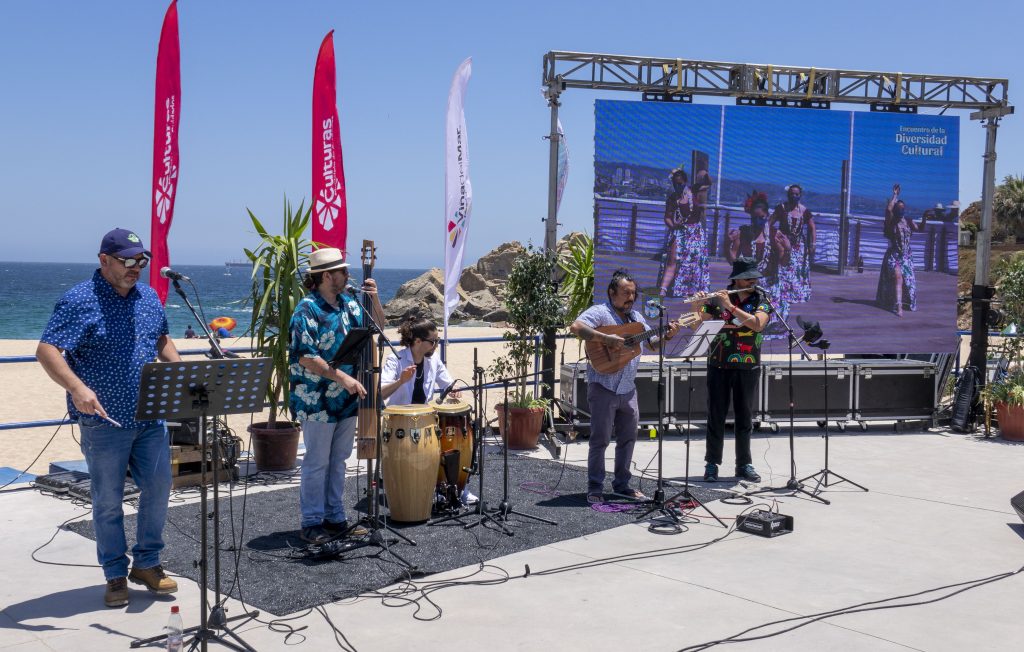 Imagen de la noticia: Encuentro diversidad  cultural , aniversario 147 Viña del Mar.