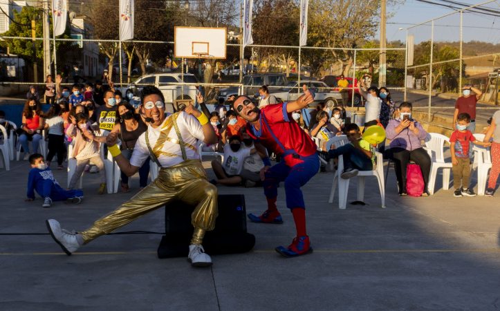 Boleros, baladas y éxitos latinos cerrarán ciclo de intervenciones artísticas de verano en Viña del Mar