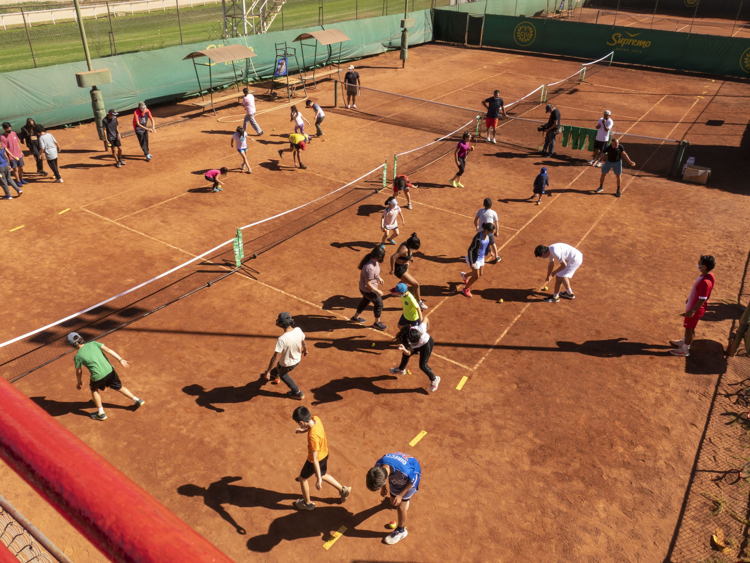 Copa Davis: Niñas y niños de escuelas deportivas municipales se benefician con clínicas de tenis gratuitas