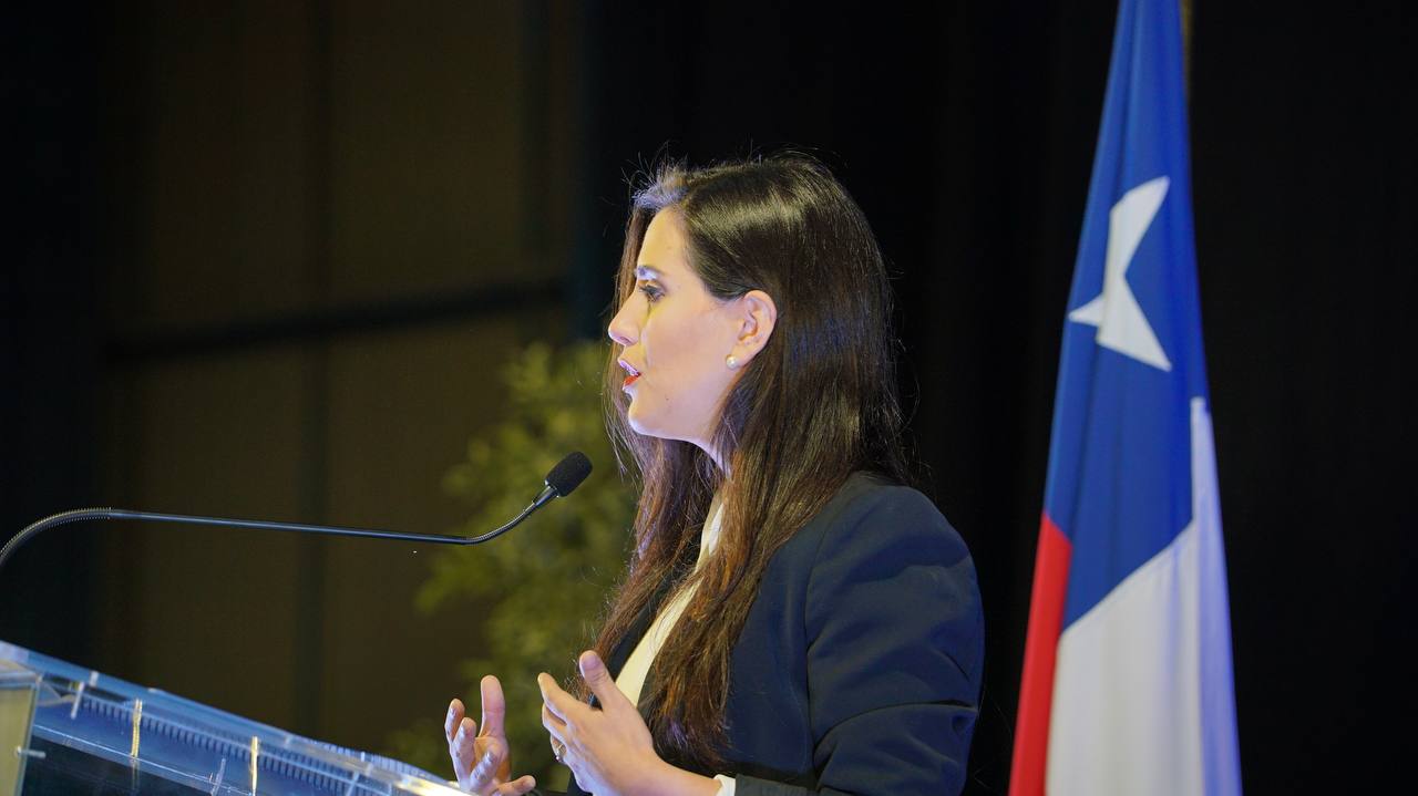Alcaldesa Macarena Ripamonti es reconocida entre las 100 jóvenes lideres del país