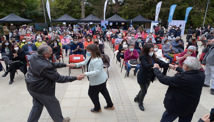 Ministra de Desarrollo Social junto a alcaldesa Ripamonti lanzaron Fondo Nacional del Adulto Mayor en Viña