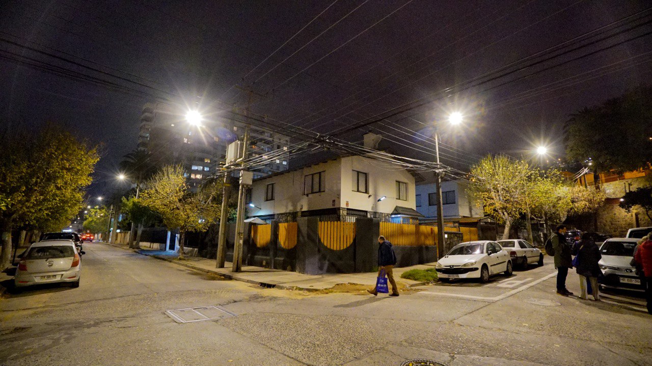 Nuevas luminarias en barrio de Chorrillos brindan mayor seguridad a vecinas y vecinos