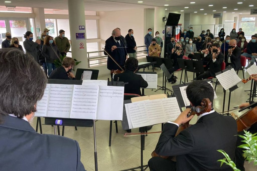 Imagen de la noticia: Intervención artística otoño-invierno en Cesfam Gómez Carreño