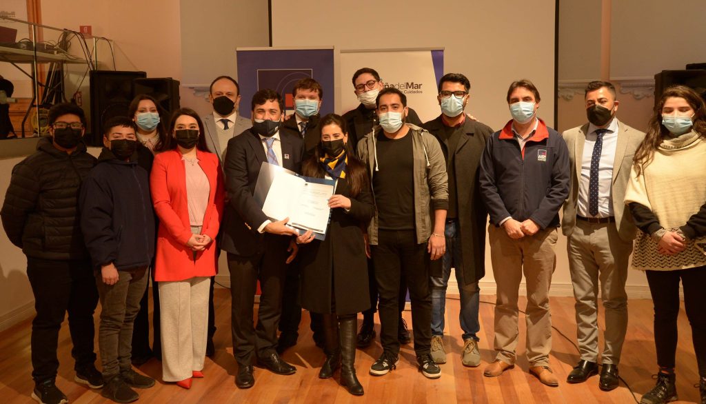 Imagen principal: Inédito convenio de colaboración para desarrollar programa integral a personas trans firmó municipio de Viña del Mar con AIEP