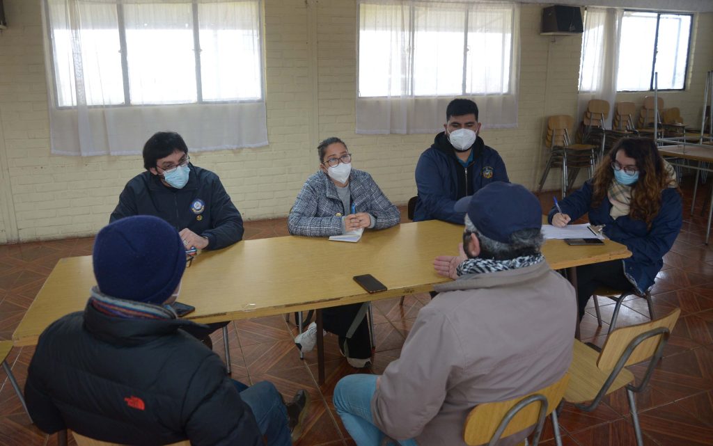 Imagen principal: Municipio de Viña del Mar coordina trabajo conjunto con vecinos ante situaciones de disparos y fuegos artificiales