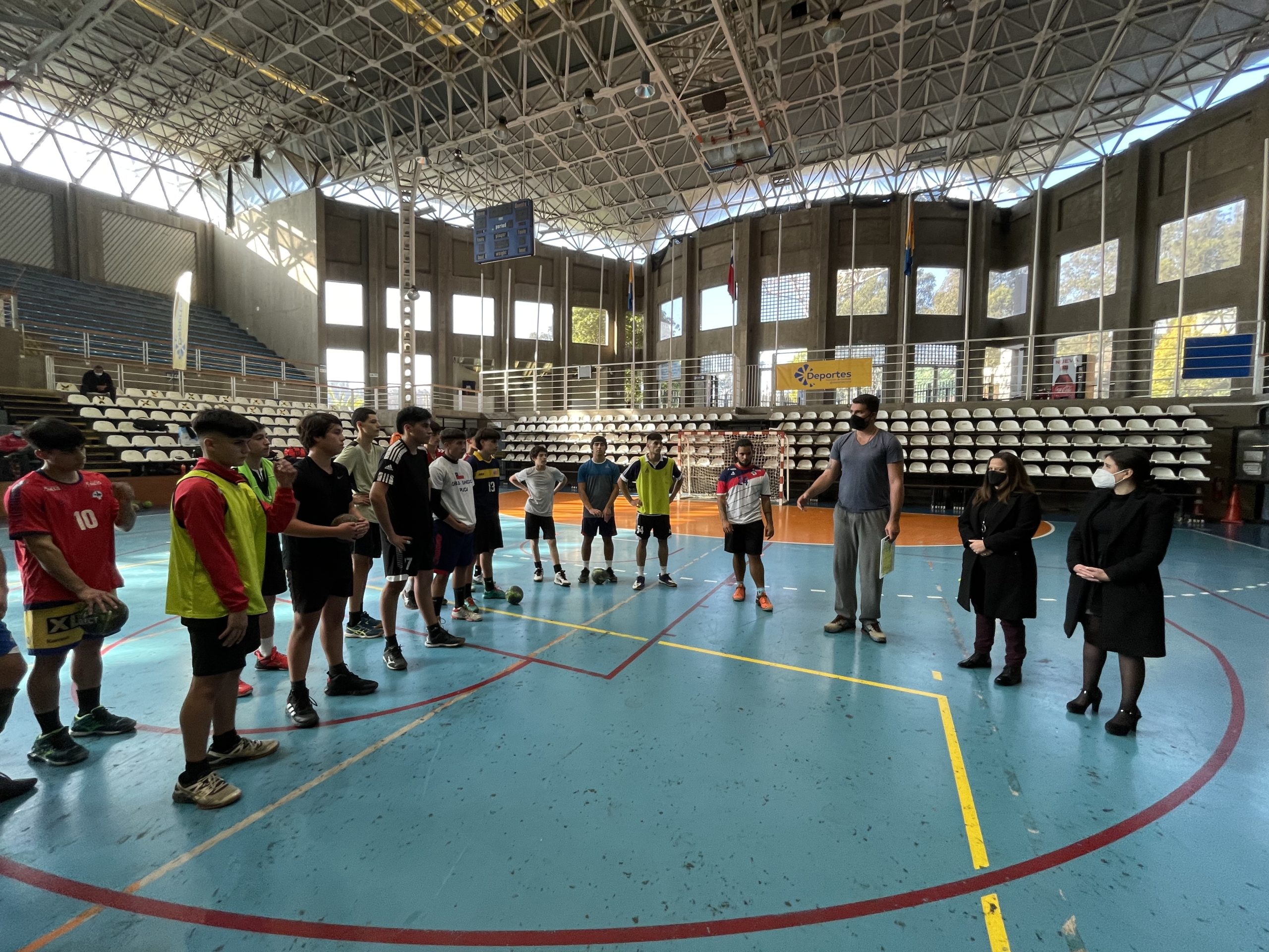 Talleres de balonmano “Promesas para Chile” visitó Ministra del Deporte en Viña del Mar