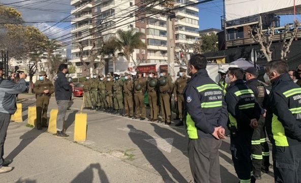 Municipio y Carabineros realizaron operativo en barrio poniente de Viña del Mar