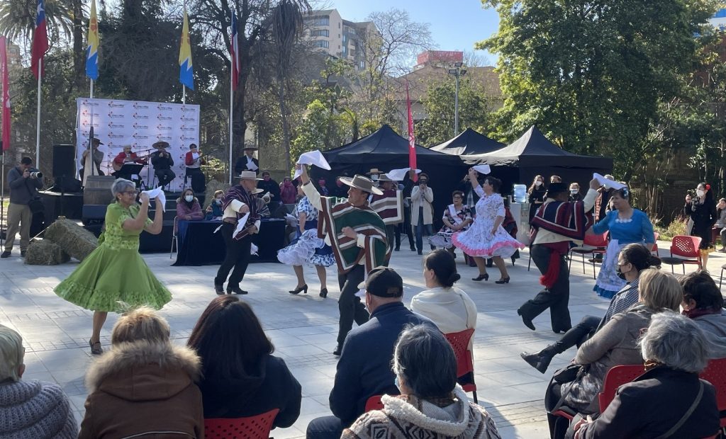 Imagen principal: Viña del Mar eligió a sus representantes para el Campeonato Provincial  de cueca de la persona mayor